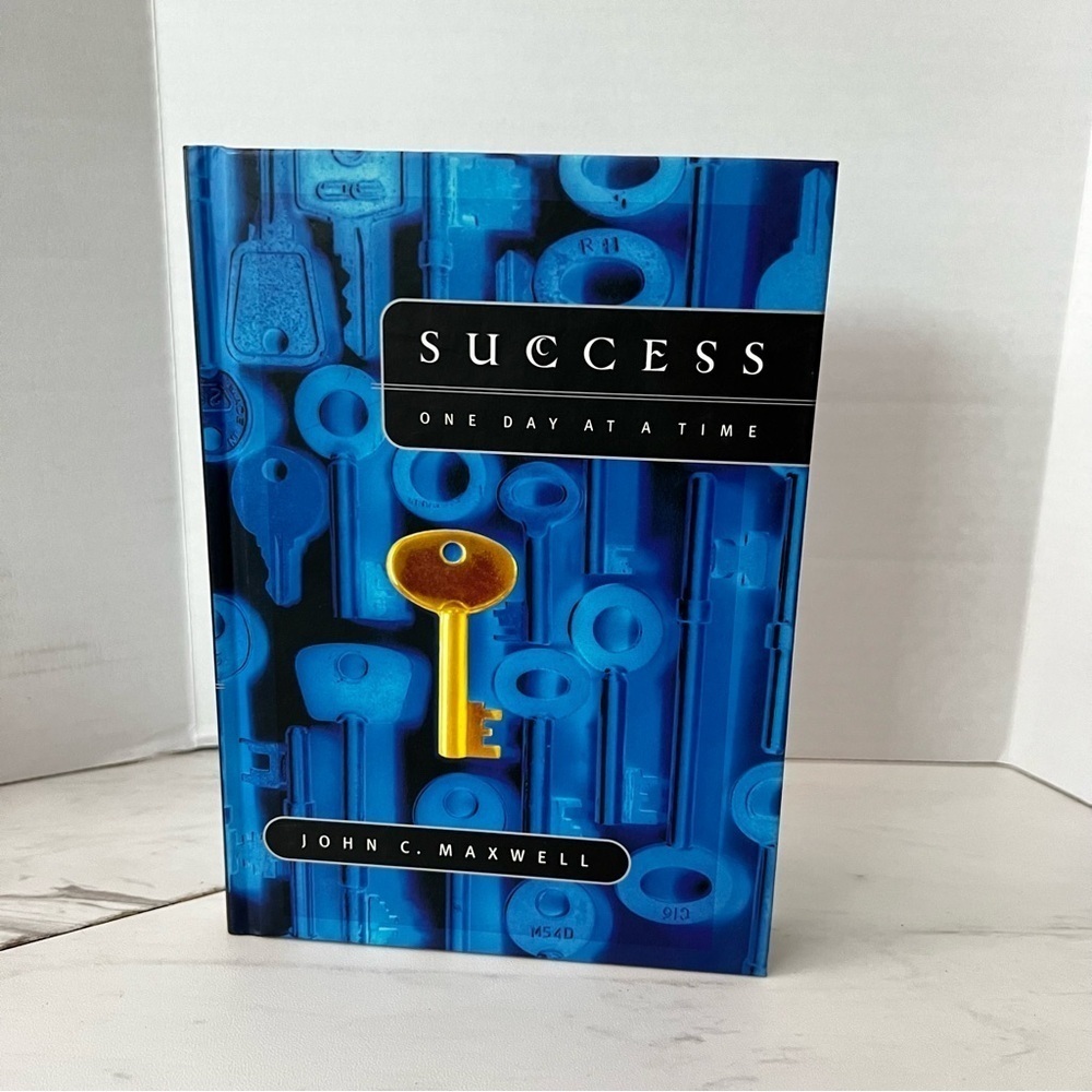 Success One Day At A Time By John C. Maxwell hard Cover Book